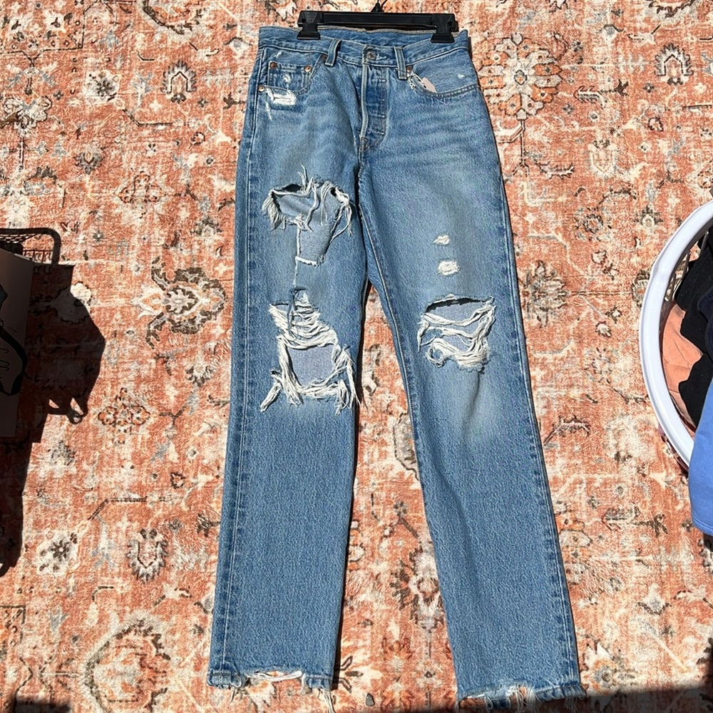 Levi’s Ripped Jeans - Picture 2 of 3